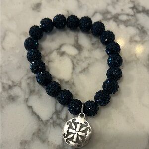 One Rustic Cuff Emerson emerald beaded stretch bracelet Silver Rustic Cuff logo.